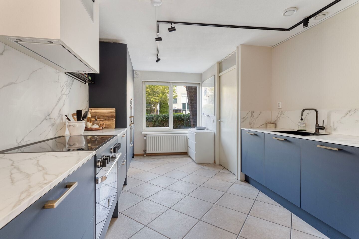 Tussenwoning te koop: Jozef Israëlslaan 72, Almere