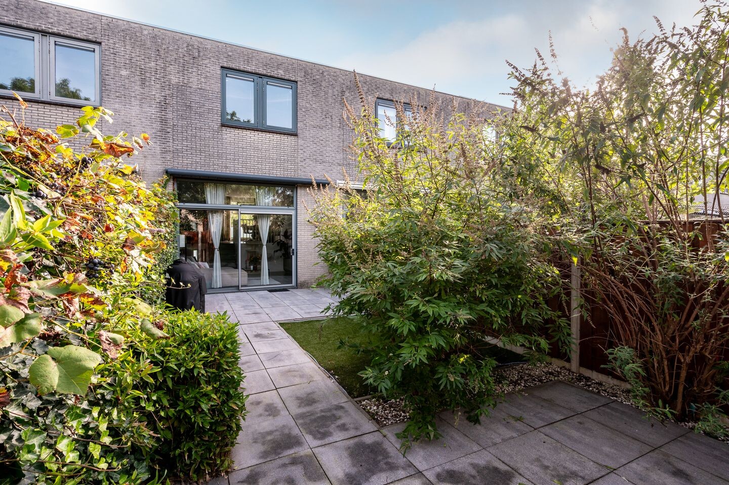 Tussenwoning te koop: Mesdagstraat 20, Almere