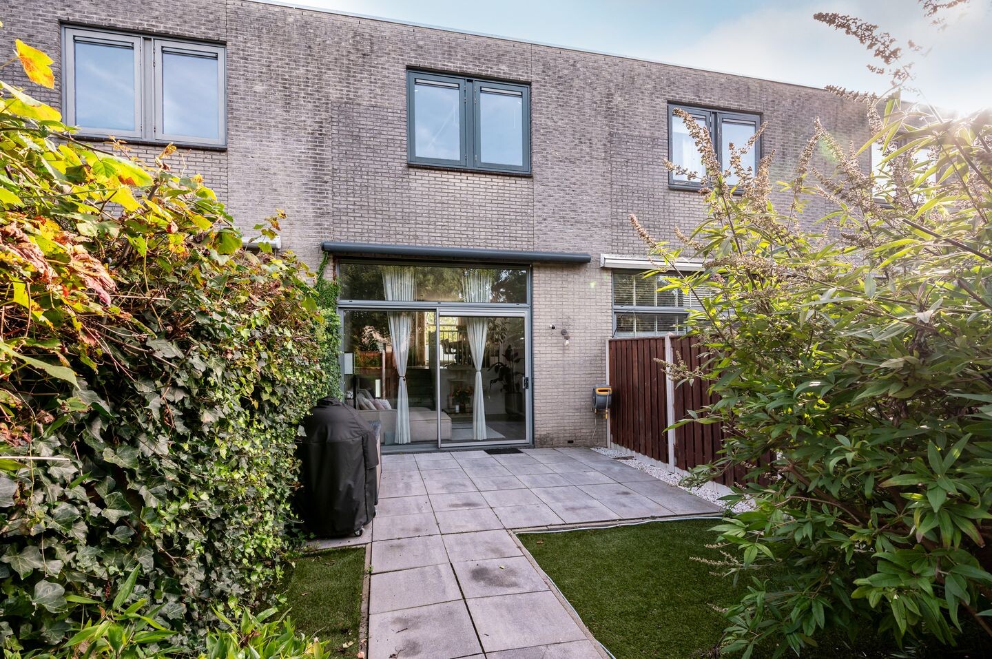 Tussenwoning te koop: Mesdagstraat 20, Almere