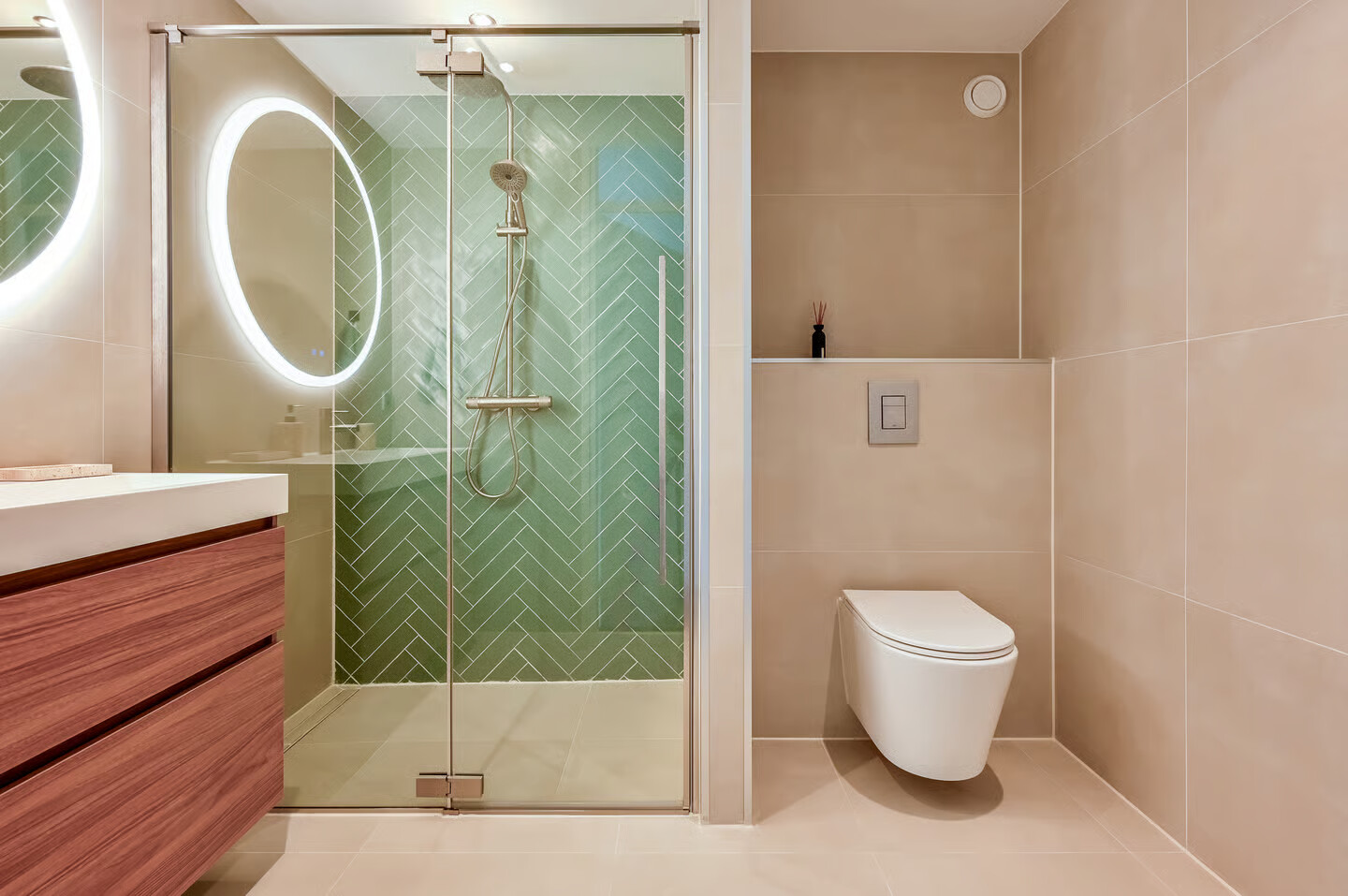 Tussenwoning te koop: Mesdagstraat 20, Almere