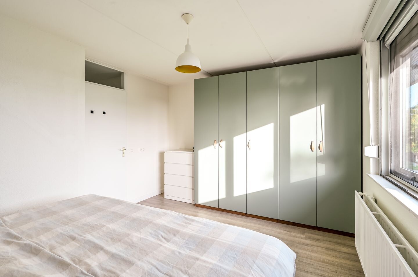 Tussenwoning te koop: Mesdagstraat 20, Almere