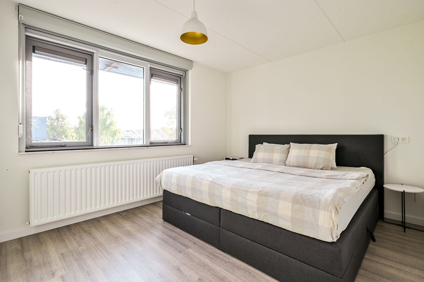 Tussenwoning te koop: Mesdagstraat 20, Almere
