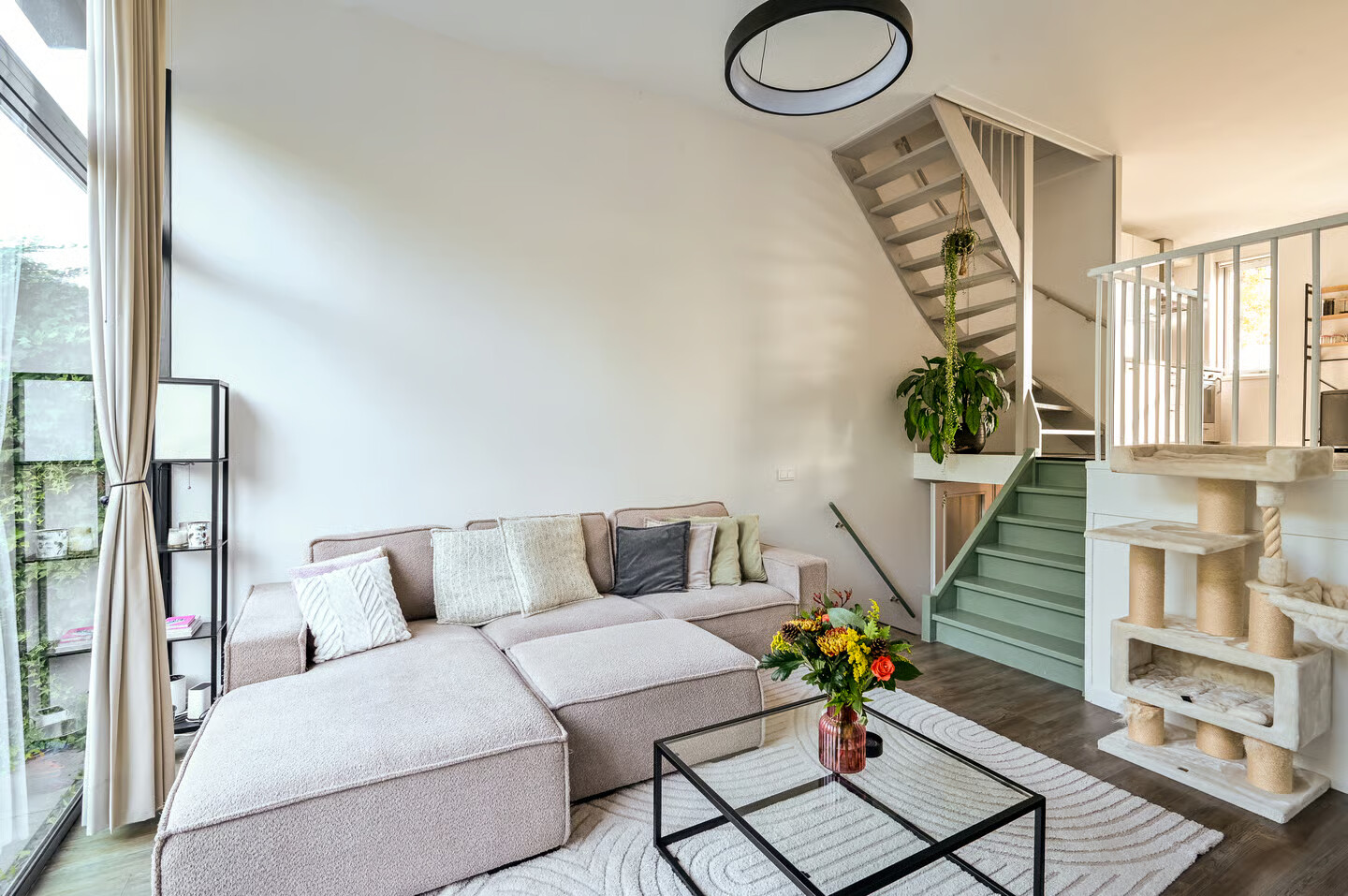 Tussenwoning te koop: Mesdagstraat 20, Almere
