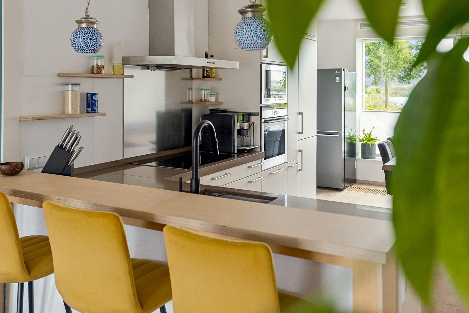 Tussenwoning te koop: Helmstok 35, Almere