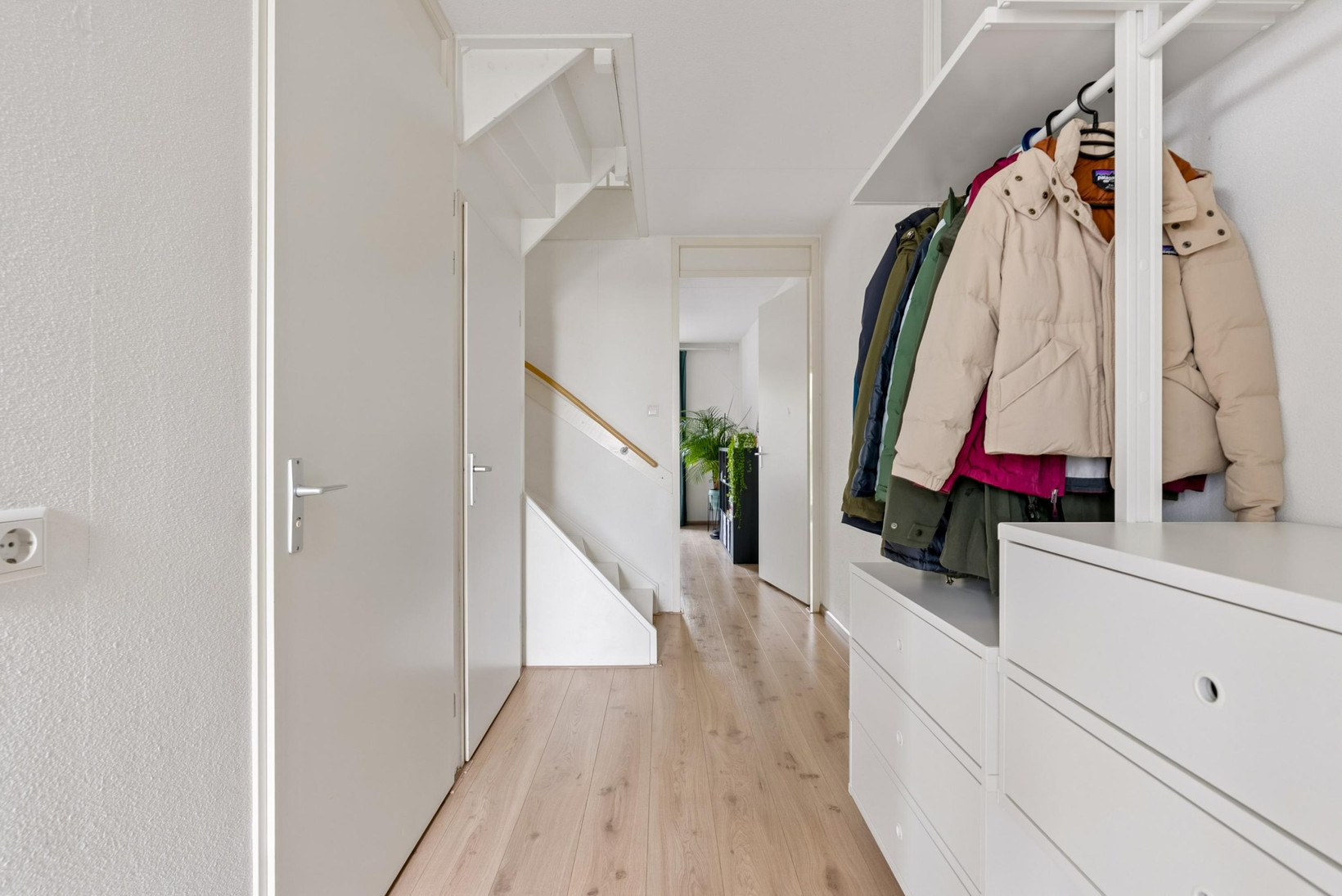 Tussenwoning te koop: Helmstok 35, Almere