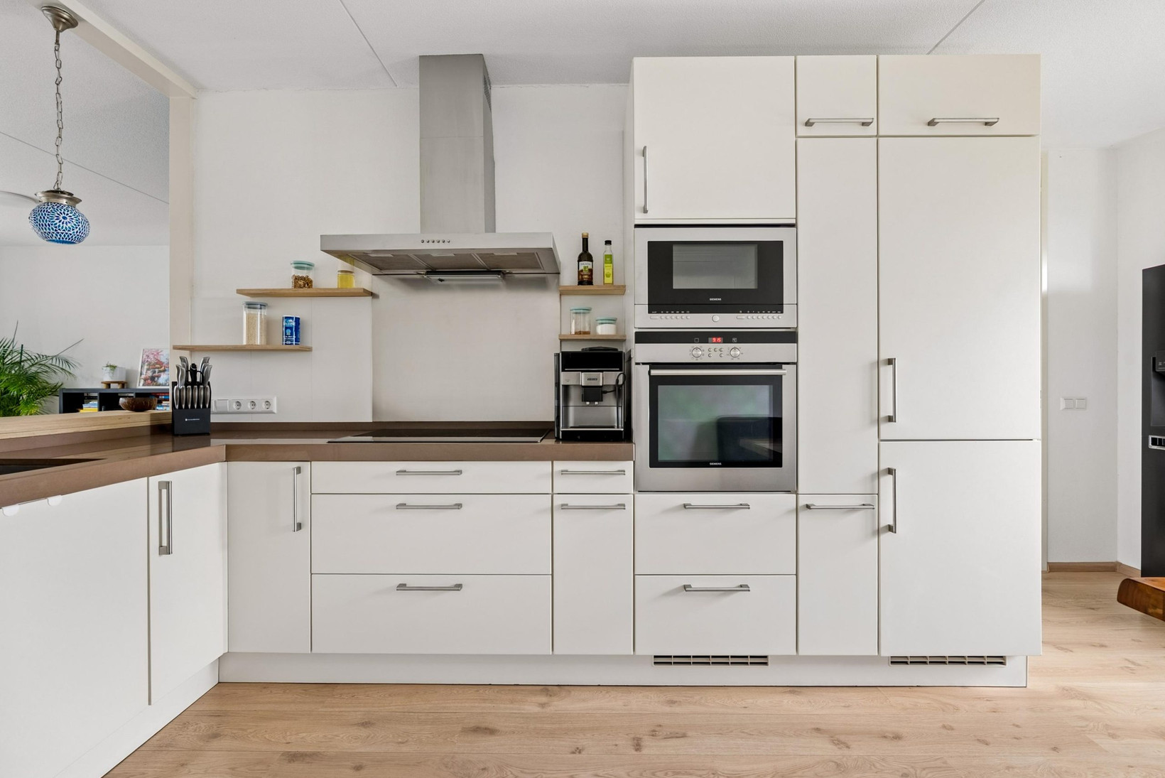 Tussenwoning te koop: Helmstok 35, Almere