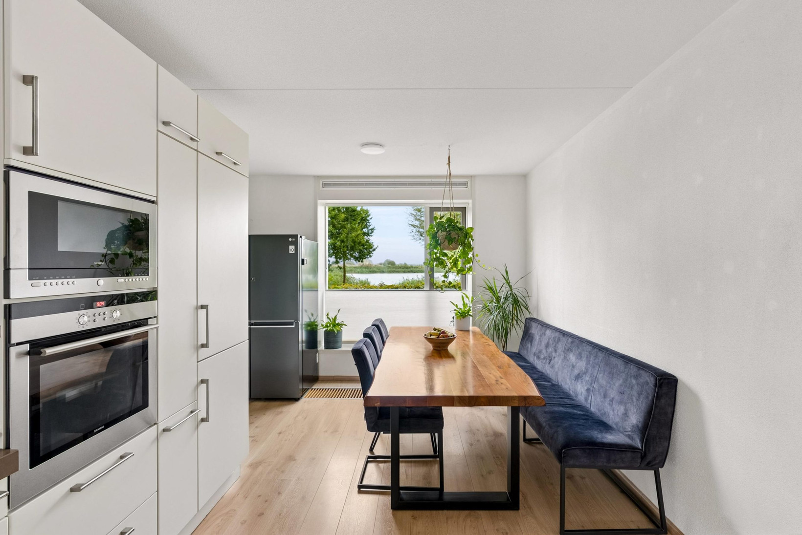 Tussenwoning te koop: Helmstok 35, Almere