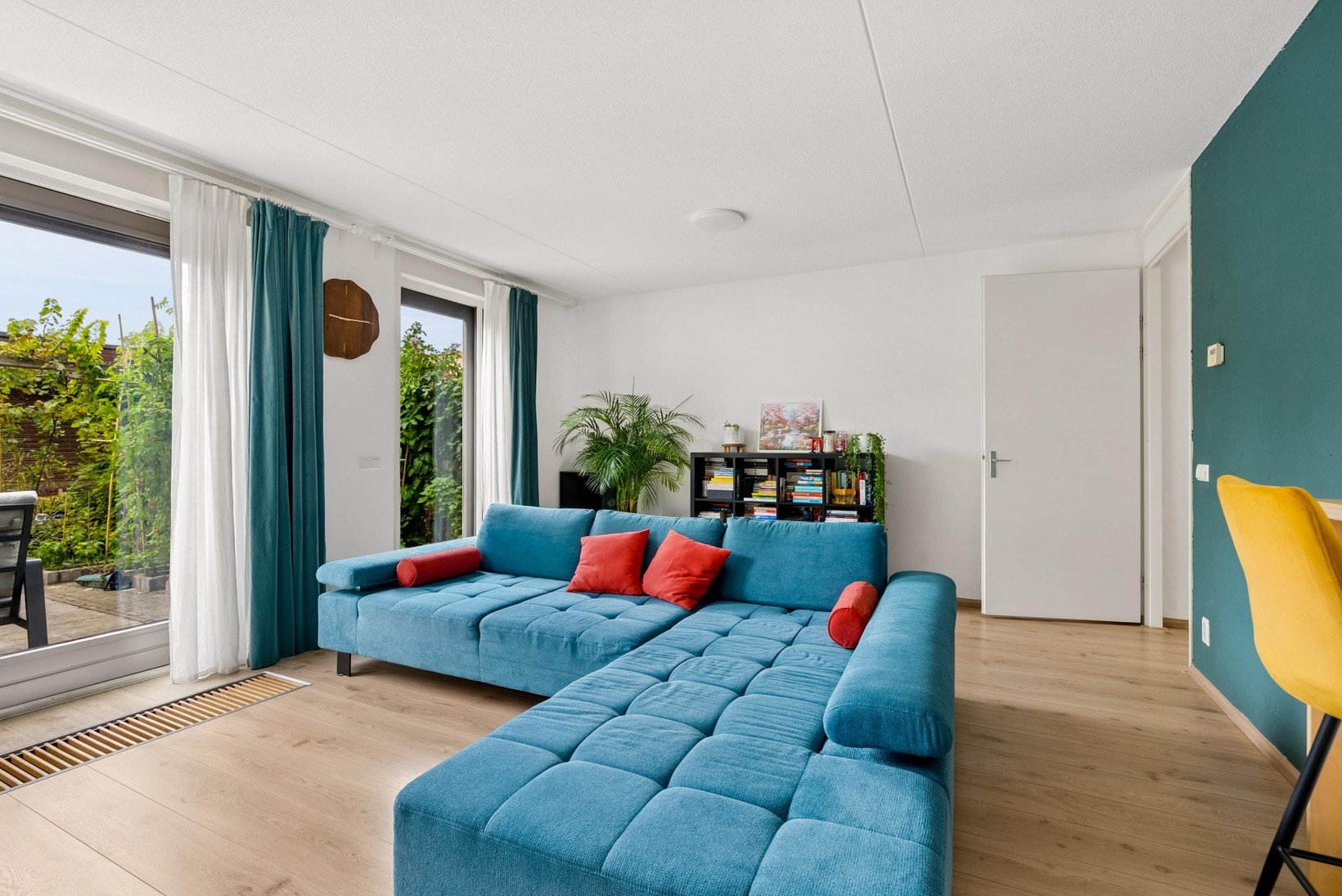 Tussenwoning te koop: Helmstok 35, Almere