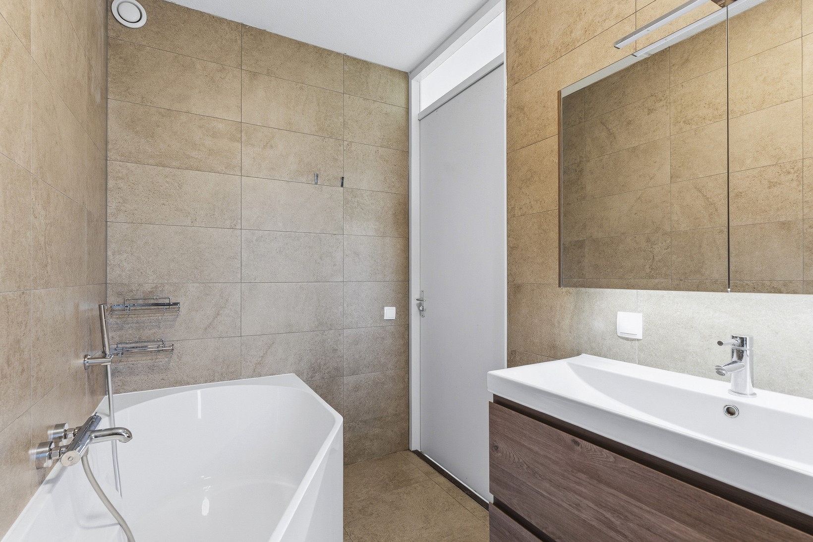 Tussenwoning te koop: Boelijn 40, Almere