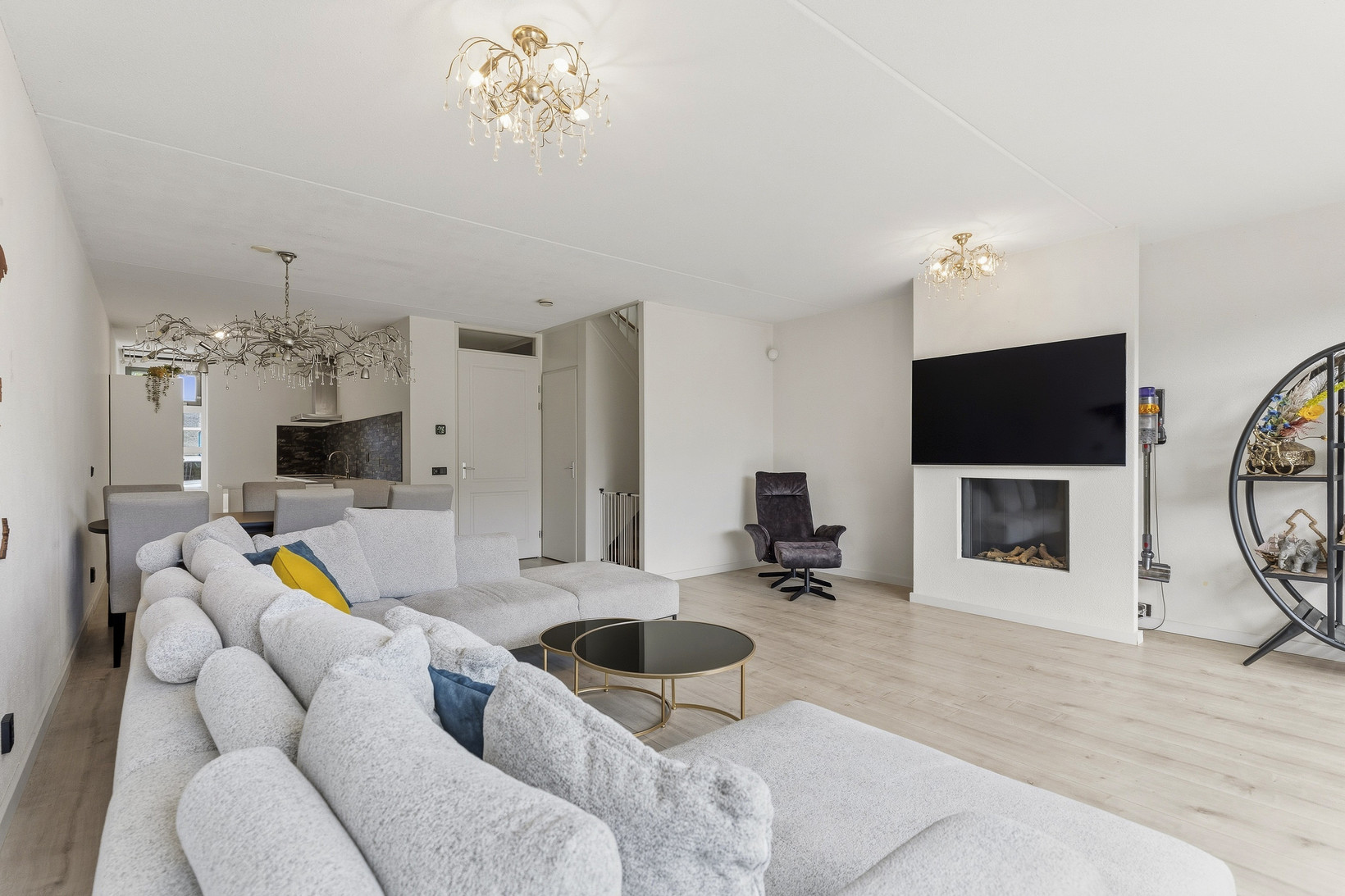Tussenwoning te koop: Boelijn 40, Almere