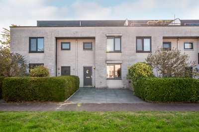 Clare Lennartstraat 3