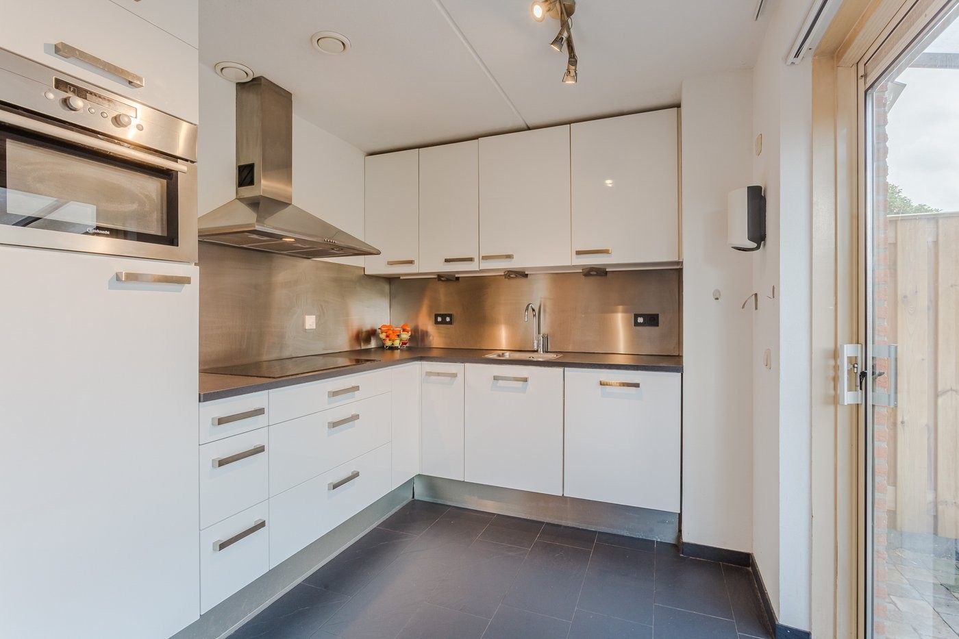 Tussenwoning te koop: Vasalisstraat 44, Almere