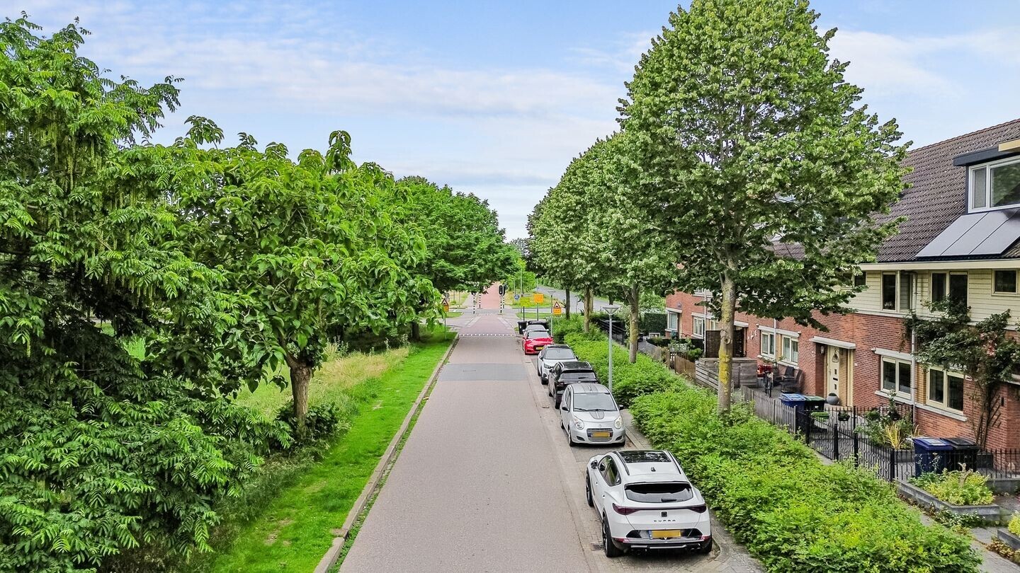 Tussenwoning te koop: Vasalisstraat 80, Almere