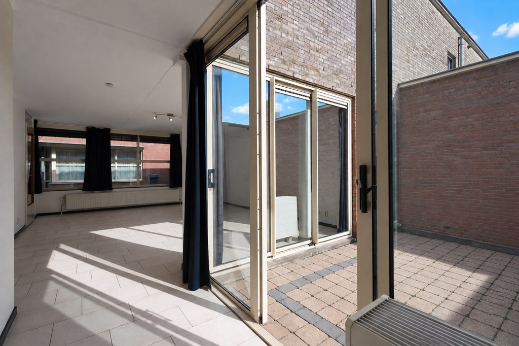 Tussenwoning te huur: J.J. Slauerhoffstraat 80, Almere