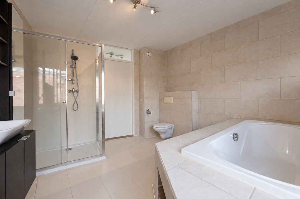 Tussenwoning te huur: J.J. Slauerhoffstraat 80, Almere