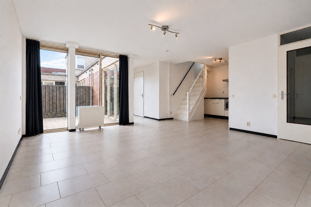 Tussenwoning te huur: J.J. Slauerhoffstraat 80, Almere