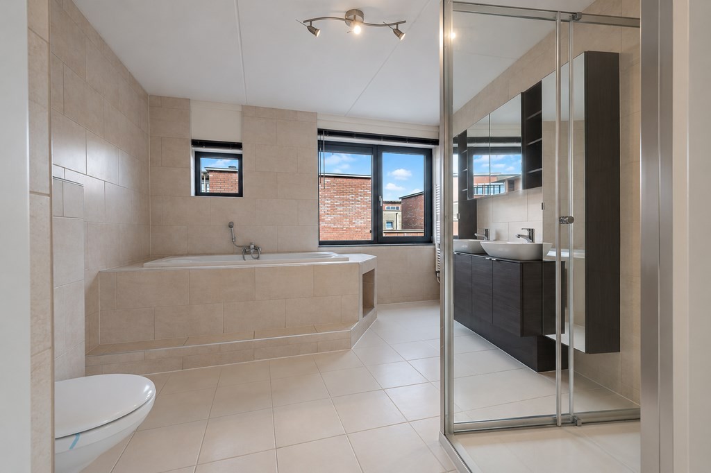 Tussenwoning te huur: J.J. Slauerhoffstraat 80, Almere