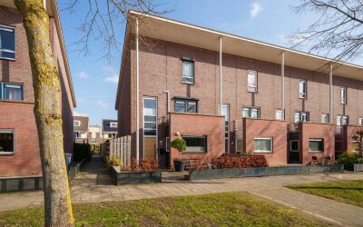 A. Roland Holststraat 85