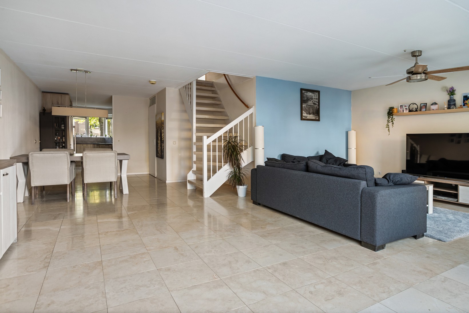 Tussenwoning te koop: Herman Gorterweg 34, Almere