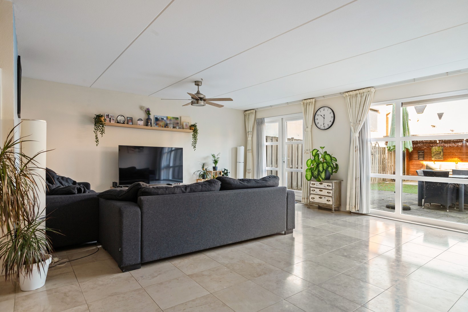 Tussenwoning te koop: Herman Gorterweg 34, Almere