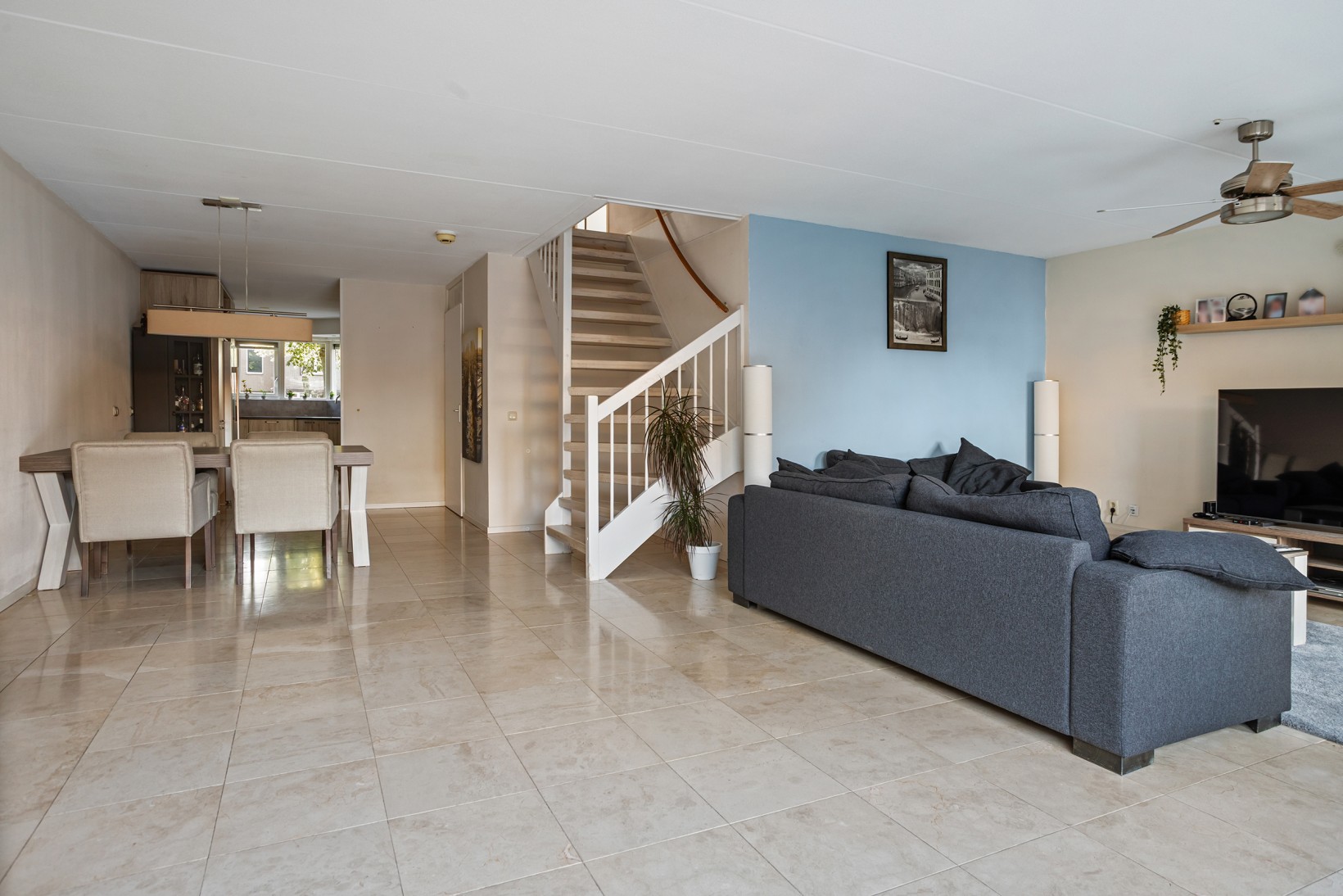 Tussenwoning te koop: Herman Gorterweg 34, Almere