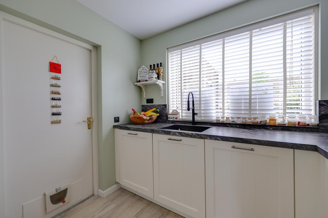 Tussenwoning te koop: Amersfoortweg 9, Almere
