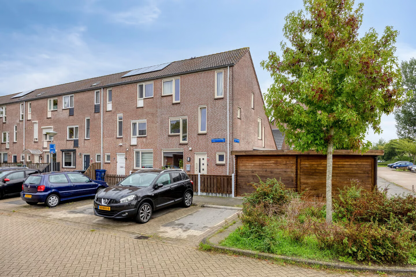 Hoekwoning te koop: Naardenstraat 8, Almere