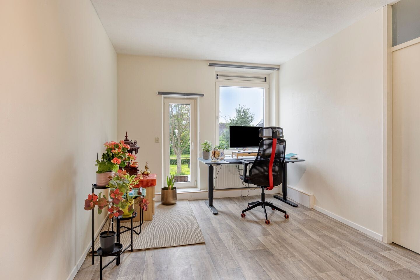 Hoekwoning te koop: Naardenstraat 8, Almere
