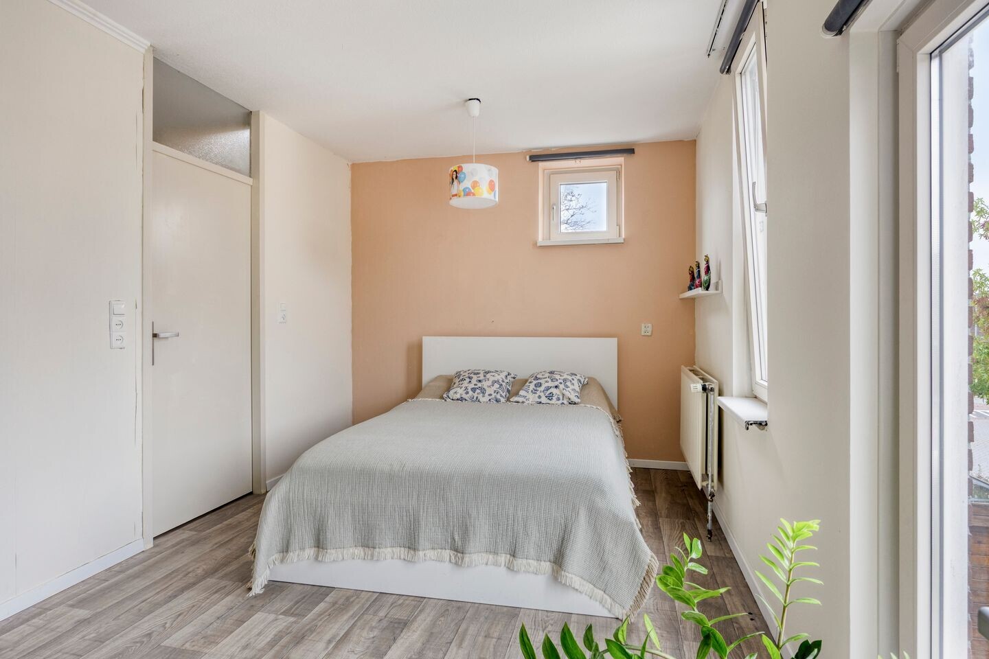 Hoekwoning te koop: Naardenstraat 8, Almere
