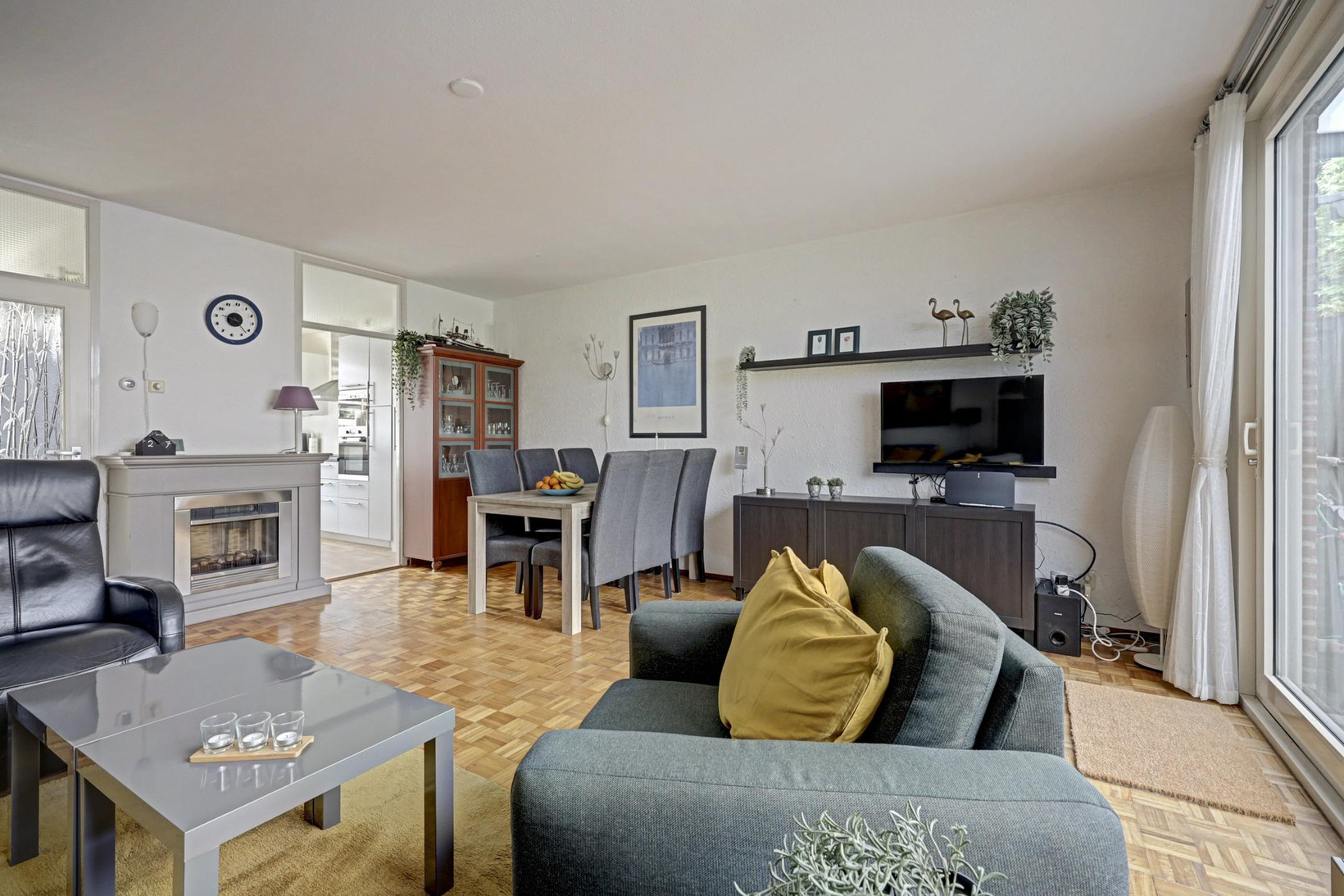 Tussenwoning te koop: Geldropstraat 9, Almere