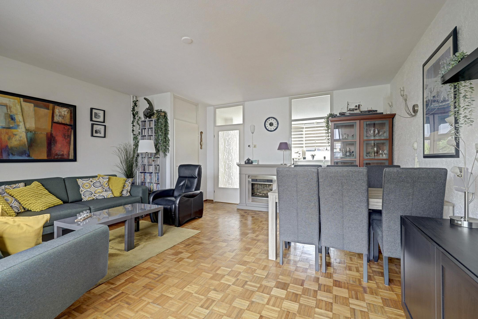 Tussenwoning te koop: Geldropstraat 9, Almere