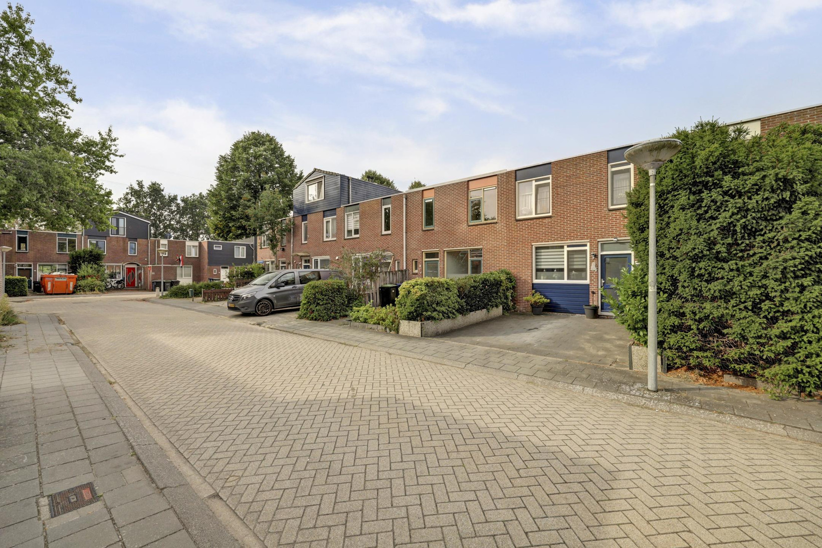 Tussenwoning te koop: Geldropstraat 9, Almere