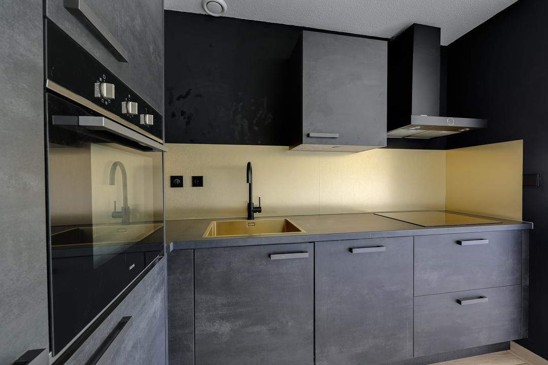 Appartement te koop: Peter Sellershof 92, Almere