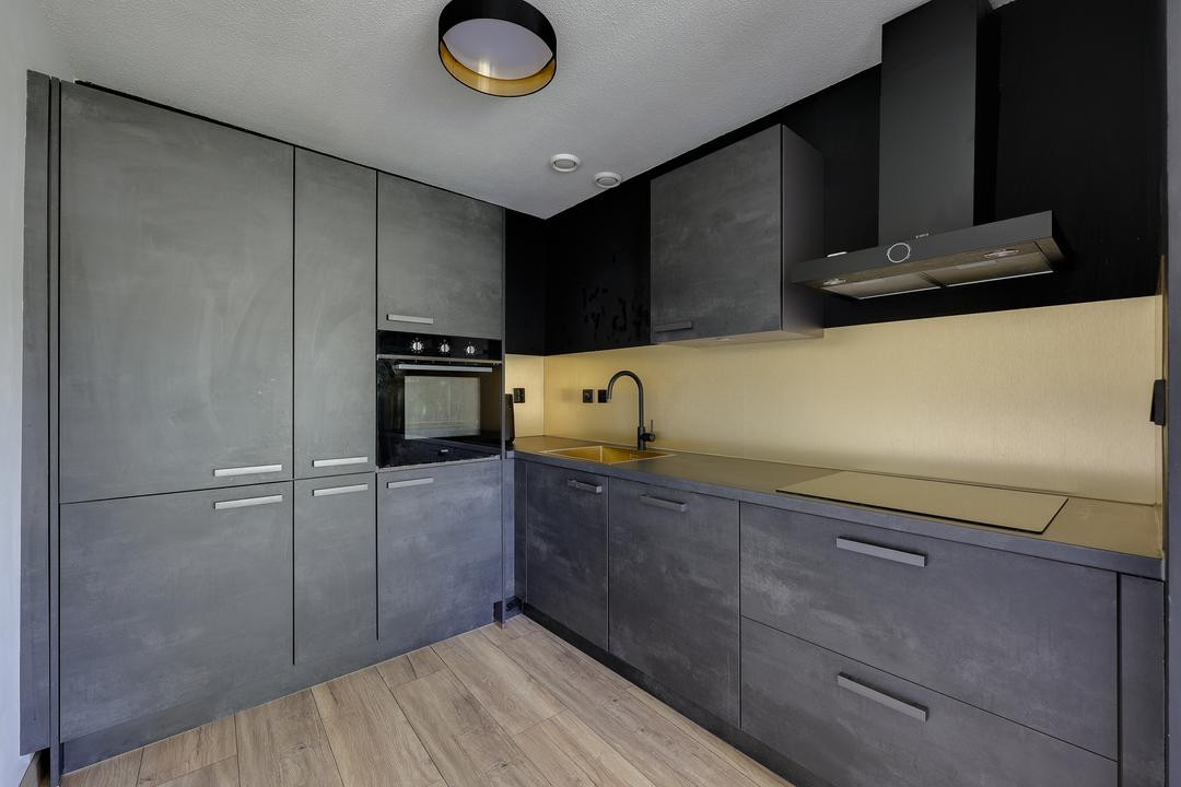 Appartement te koop: Peter Sellershof 92, Almere