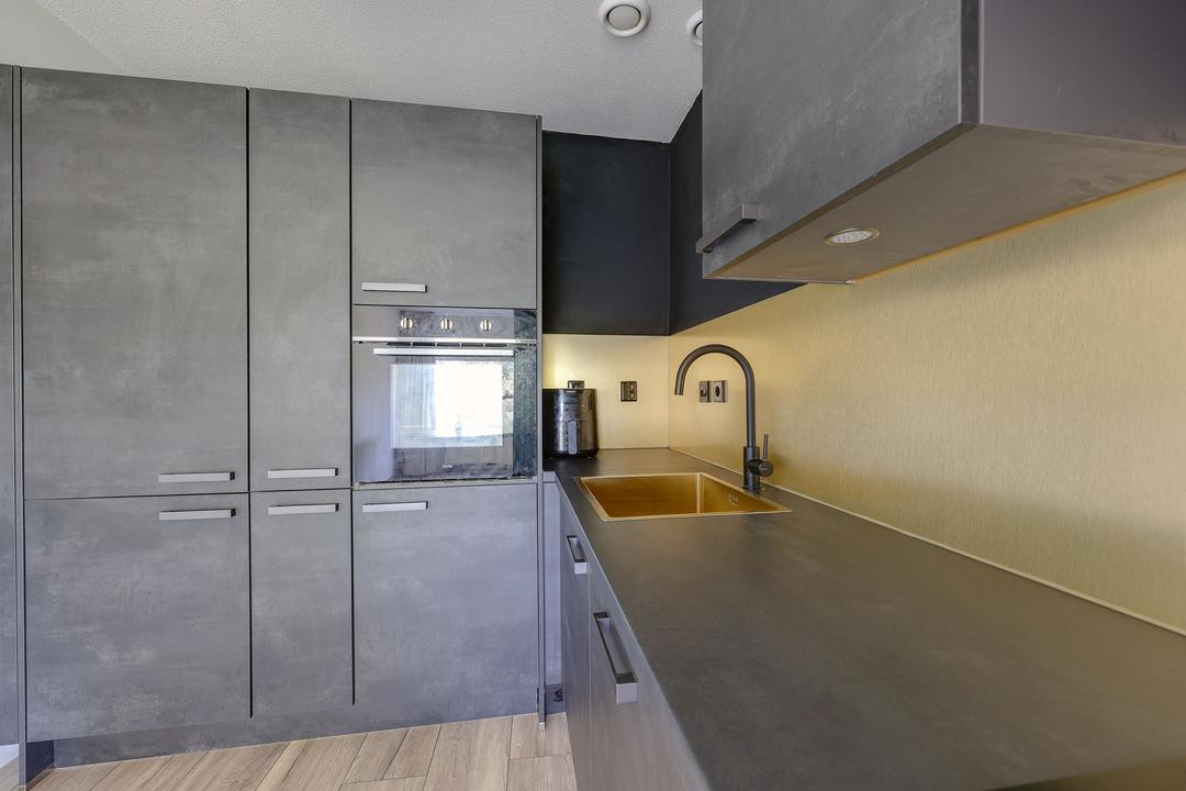 Appartement te koop: Peter Sellershof 92, Almere