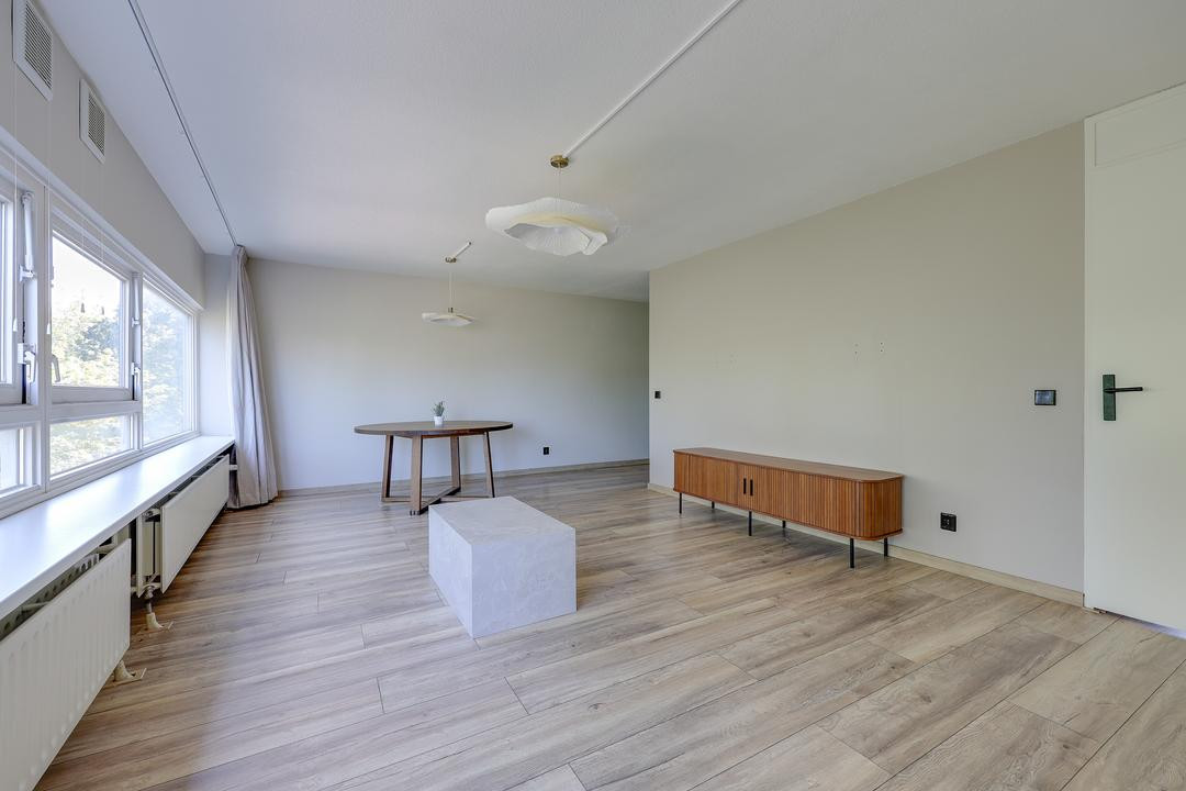 Appartement te koop: Peter Sellershof 92, Almere