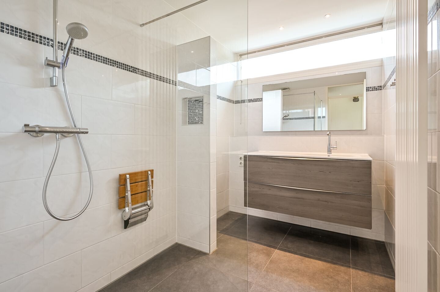 Tussenwoning te koop: James Stewartstraat 17, Almere