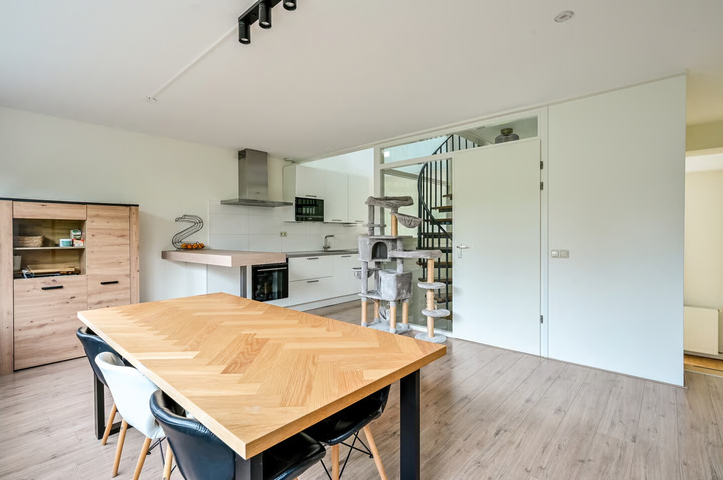 Tussenwoning te koop: James Stewartstraat 17, Almere
