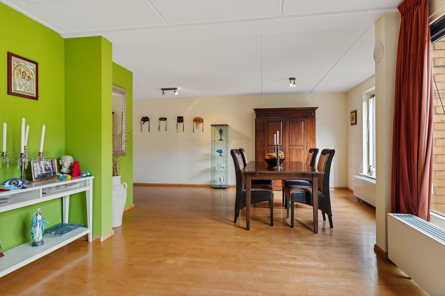 Tussenwoning te koop: Humphrey Bogartstraat 6, Almere