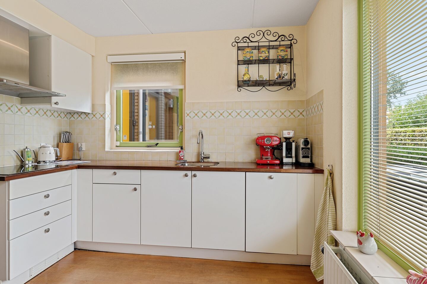 Tussenwoning te koop: Humphrey Bogartstraat 6, Almere