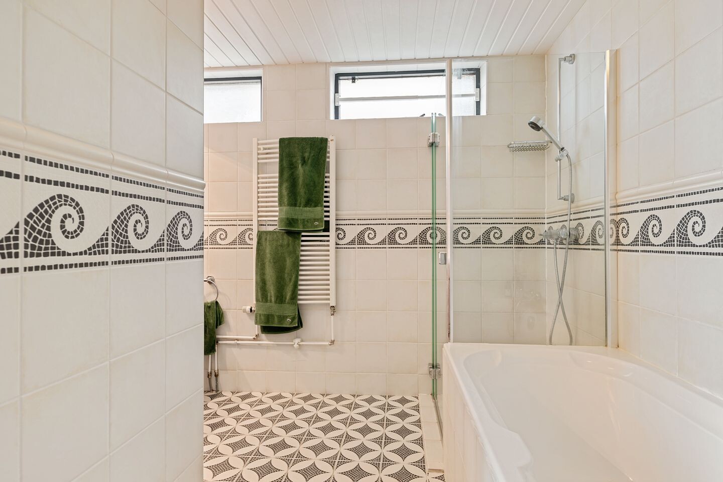 Tussenwoning te koop: Humphrey Bogartstraat 6, Almere