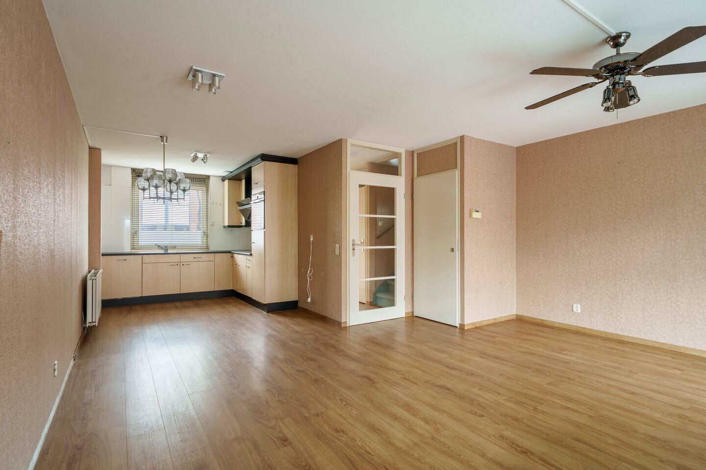 Tussenwoning te koop: Max Takstraat 57, Almere