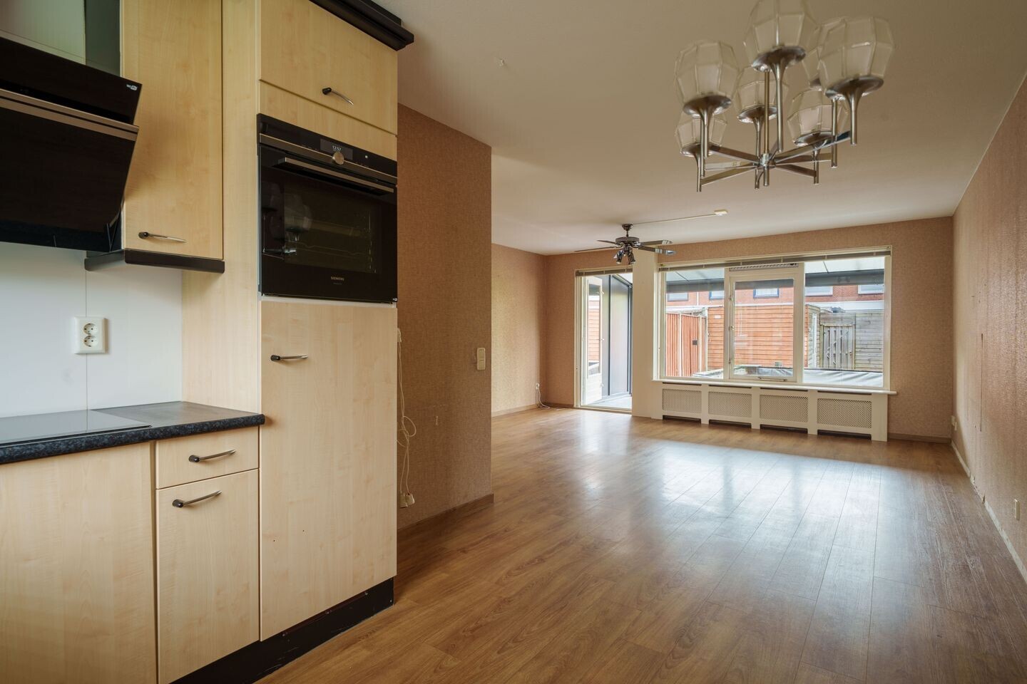 Tussenwoning te koop: Max Takstraat 57, Almere