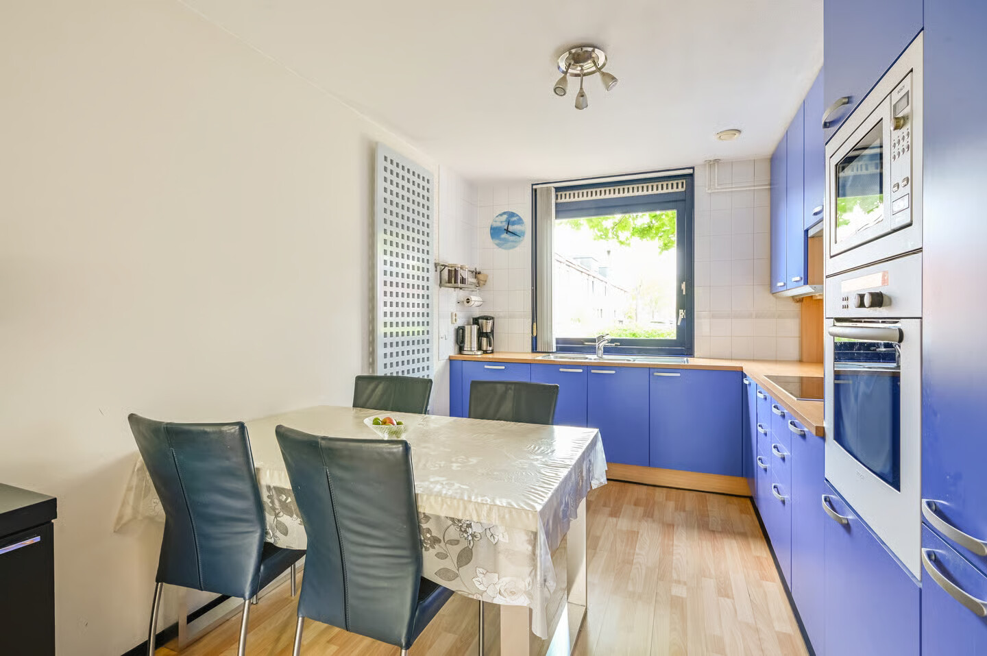 Tussenwoning te koop: Max Takstraat 6, Almere