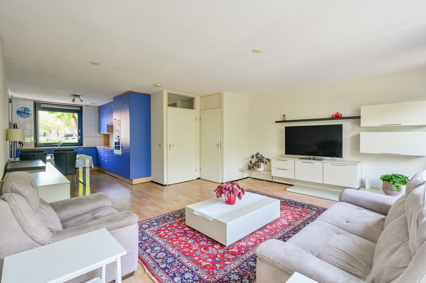 Tussenwoning te koop: Max Takstraat 6, Almere