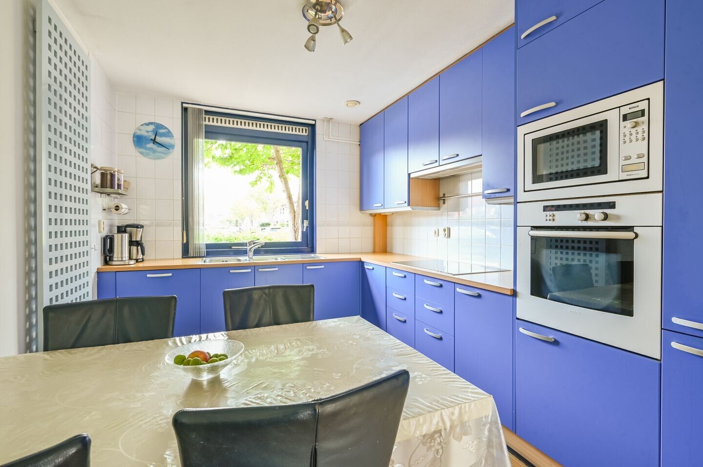 Tussenwoning te koop: Max Takstraat 6, Almere