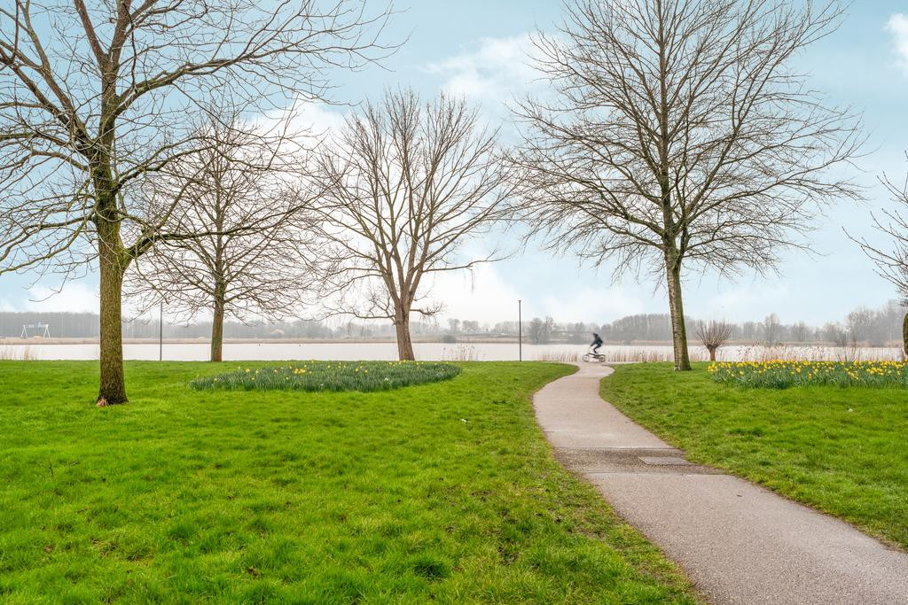 Tussenwoning te koop: Hitchcocklaan 133, Almere