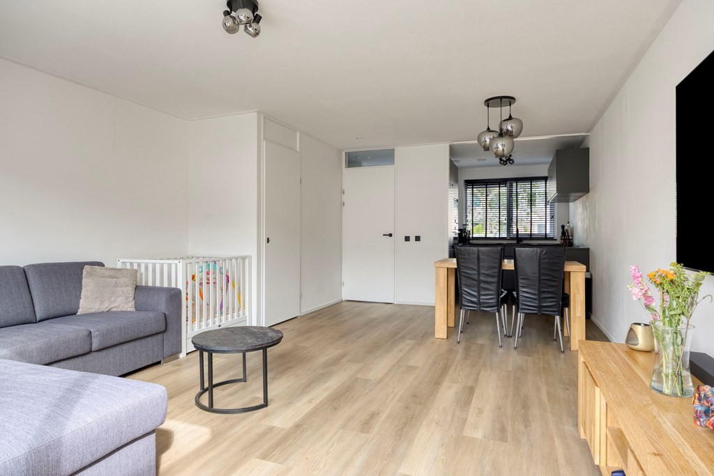 Tussenwoning te koop: Hitchcocklaan 133, Almere