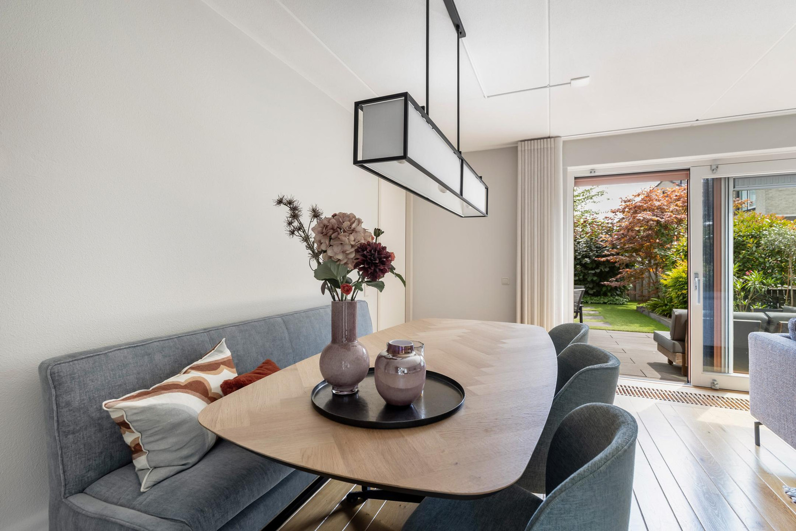 Tussenwoning te koop: Esdoornplantsoen 30, Almere