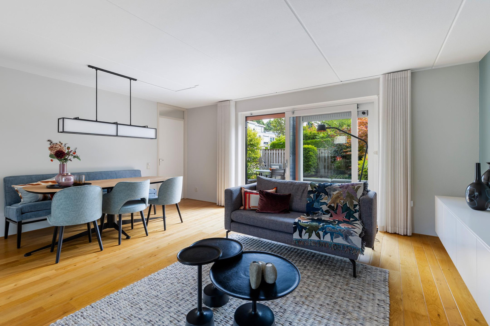 Tussenwoning te koop: Esdoornplantsoen 30, Almere